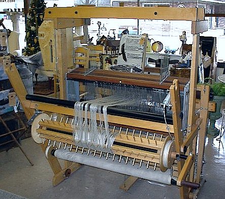 AVL 16 Harness Folding Loom, 1988, 40",